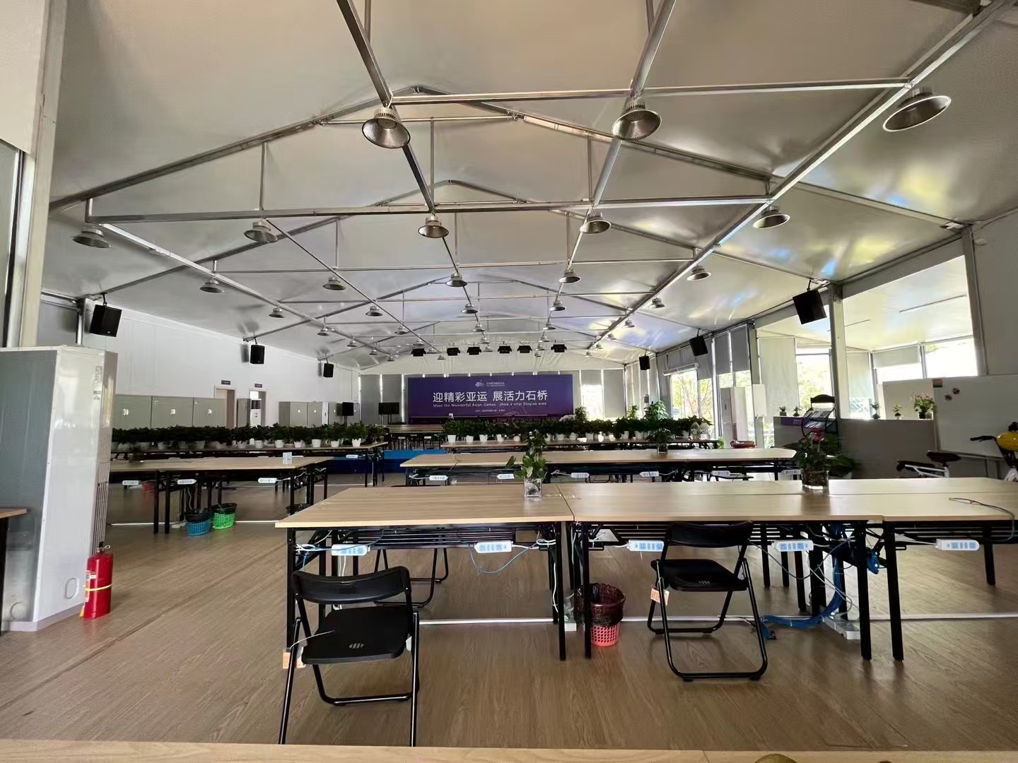 Combined tent for esports center